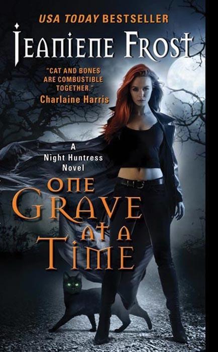 Produktbild: One Grave at a Time | Jeaniene Frost