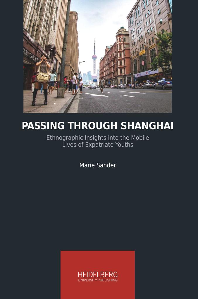 Passing Through Shanghai als Buch (gebunden)