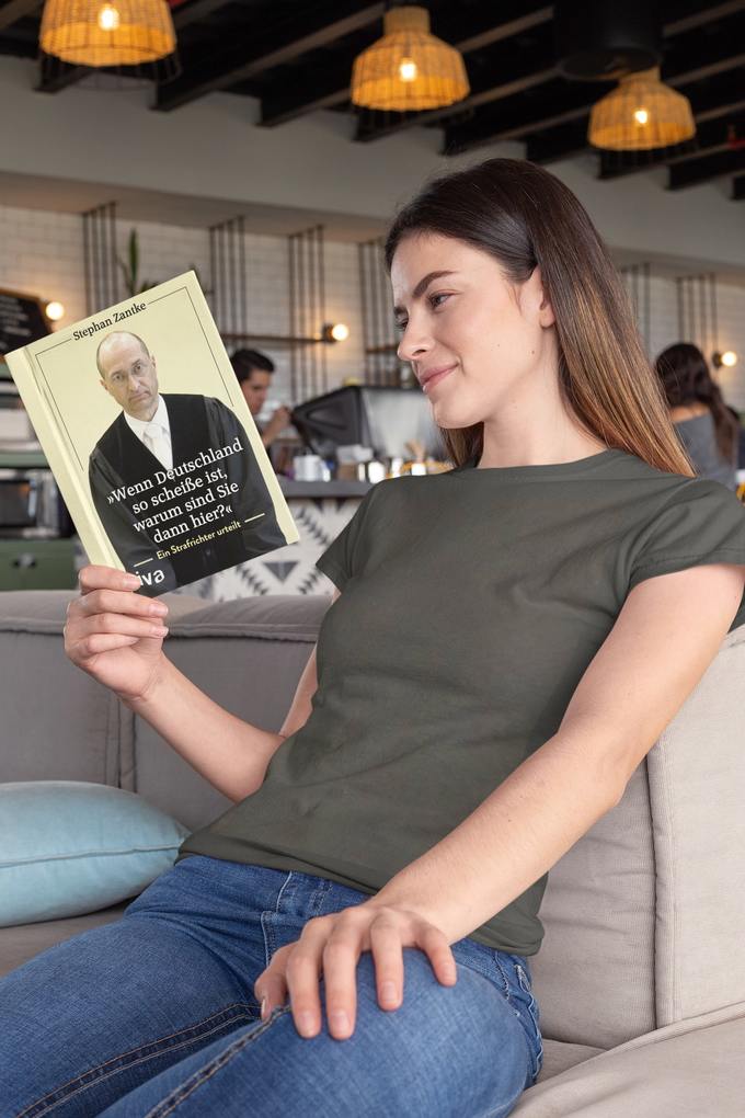 Weitere Ansicht: "Wenn Deutschland so scheiße ist, warum sind Sie dann hier?" | Stephan Zantke