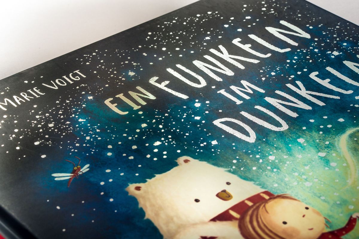 Weitere Ansicht: Ein Funkeln im Dunkeln | Marie Voigt