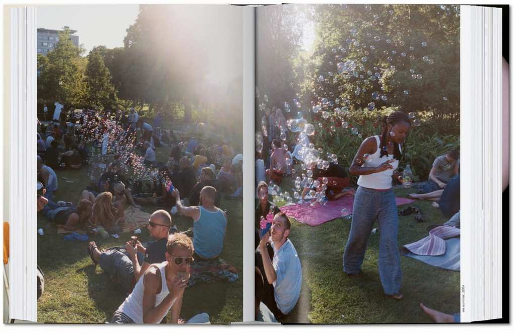 Weitere Ansicht: Wolfgang Tillmans. four books. 40th Ed.