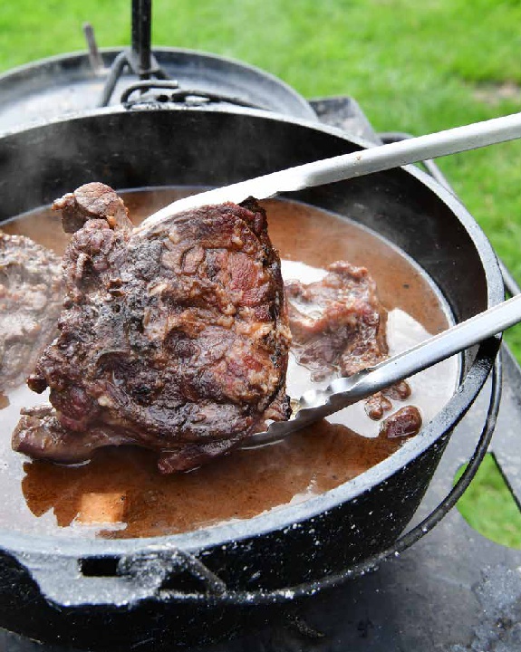 Weitere Ansicht: Wild im Dutch Oven | Carsten Bothe