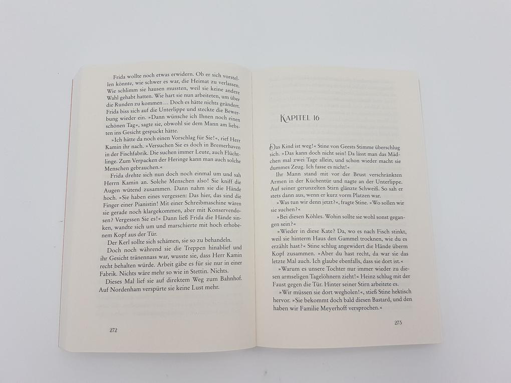 Weitere Ansicht: Das Haus am Deich - Fremde Ufer | Regine Kölpin