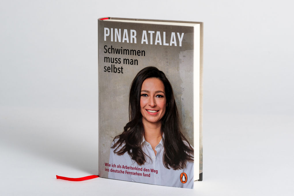 Weitere Ansicht: Schwimmen muss man selbst | Pinar Atalay