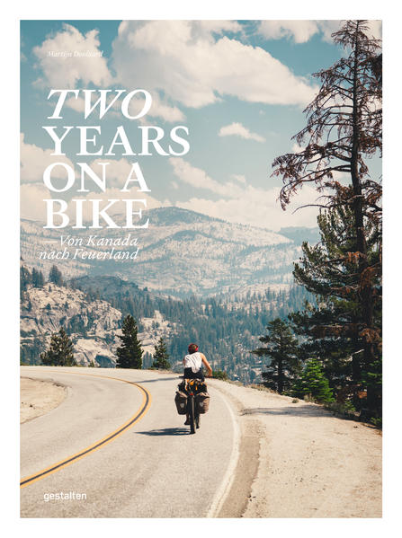 Produktbild: Two Years On A Bike | Martijn Doolaard