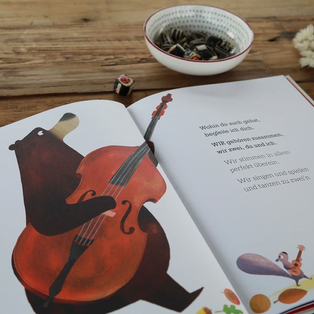 Weitere Ansicht: Ich und du und Huhn dazu | Smriti Halls