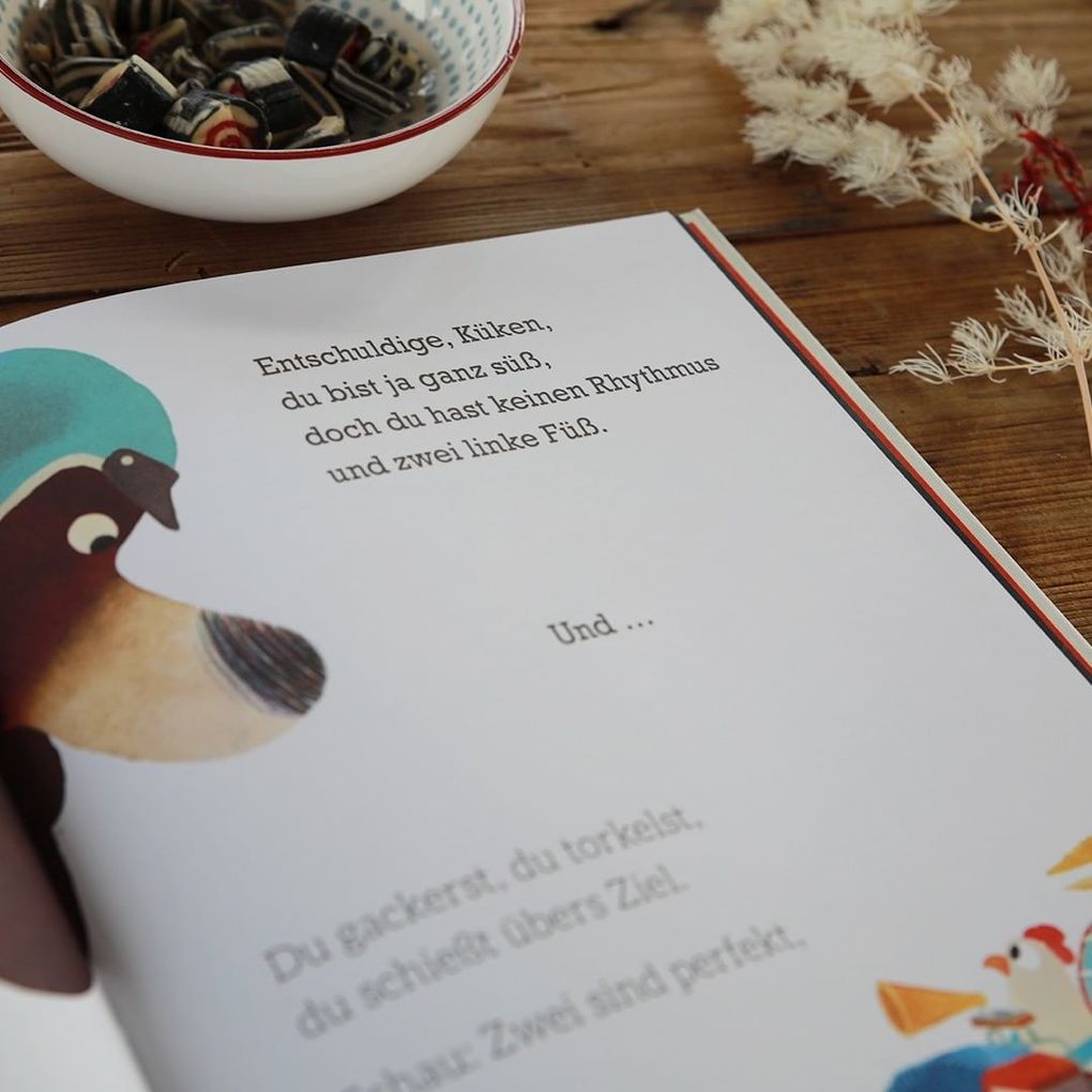 Weitere Ansicht: Ich und du und Huhn dazu | Smriti Halls