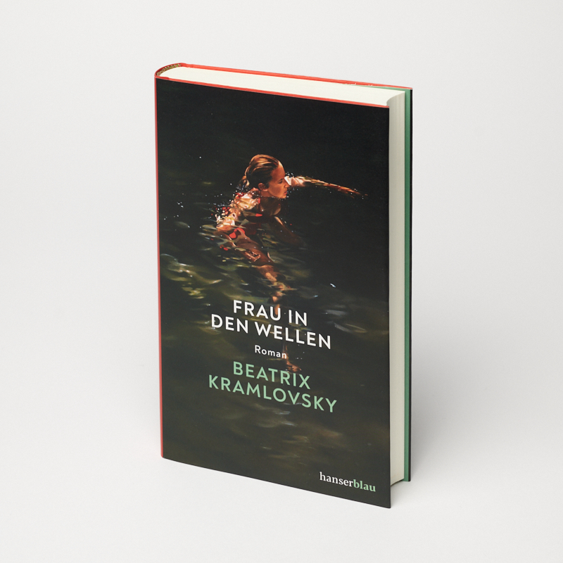 Weitere Ansicht: Frau in den Wellen | Beatrix Kramlovsky