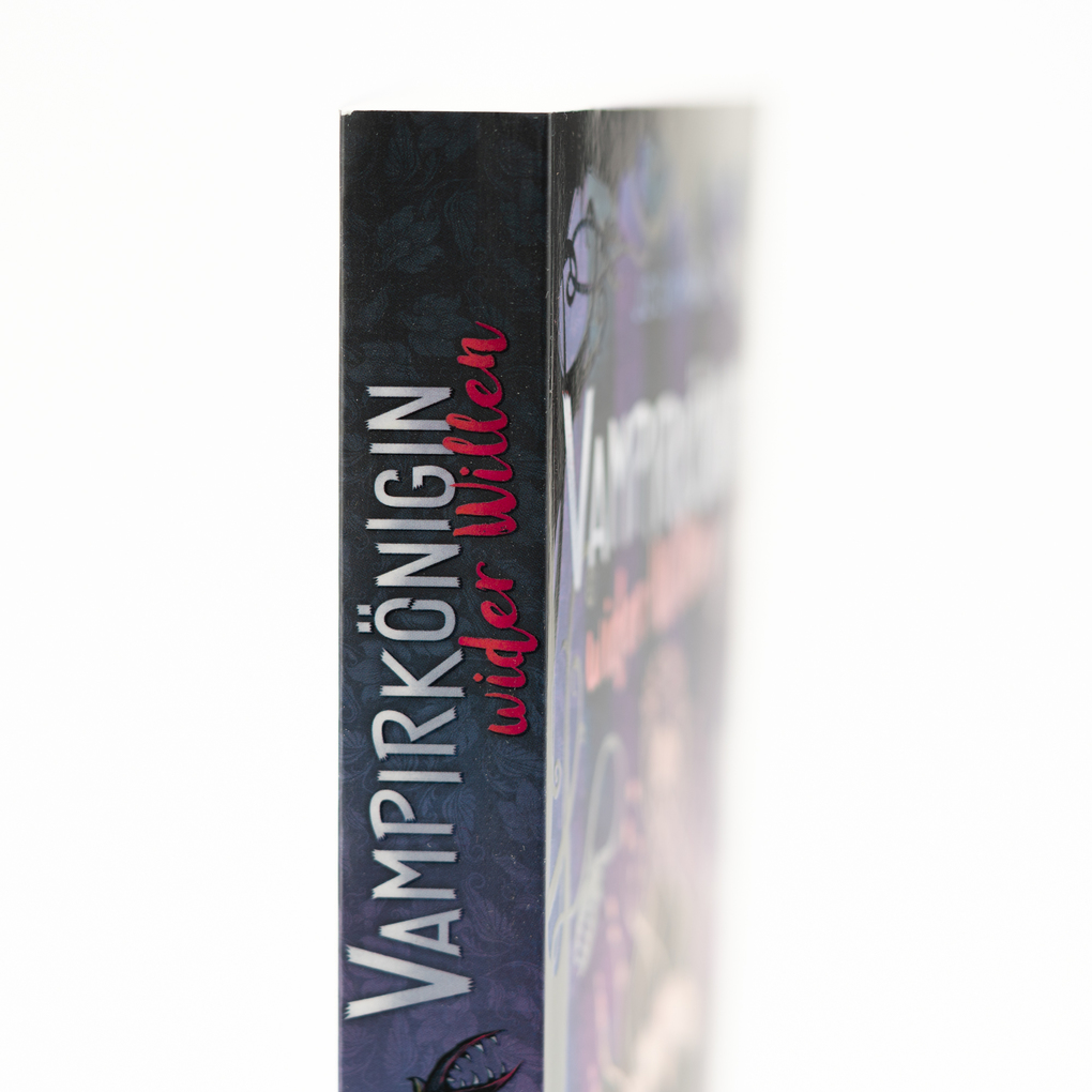 Weitere Ansicht: Vampirkönigin wider Willen. Fake it till you make it | Jo Simmons