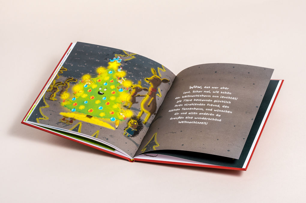 Weitere Ansicht: Schüttel den Weihnachtsbaum. Ein Weihnachts-Mitmachbuch zum Schütteln, Schaukeln, Pusten, Klopfen und sehen, was dann passiert. Von 2 bis 4 Jahren | Nico Sternbaum