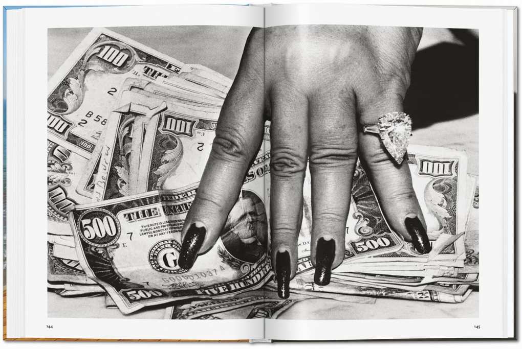 Weitere Ansicht: Helmut Newton | Sarah Mower