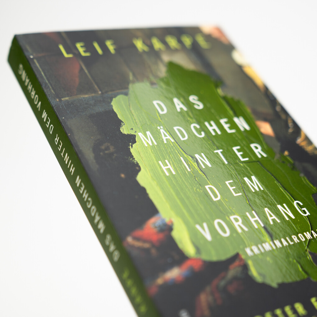 Weitere Ansicht: Das Mädchen hinter dem Vorhang | Leif Karpe
