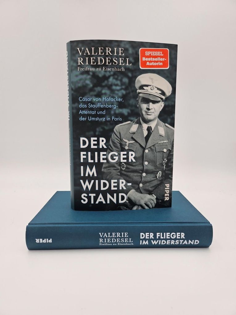 Weitere Ansicht: Der Flieger im Widerstand | Valerie Riedesel Freifrau zu Eisenbach