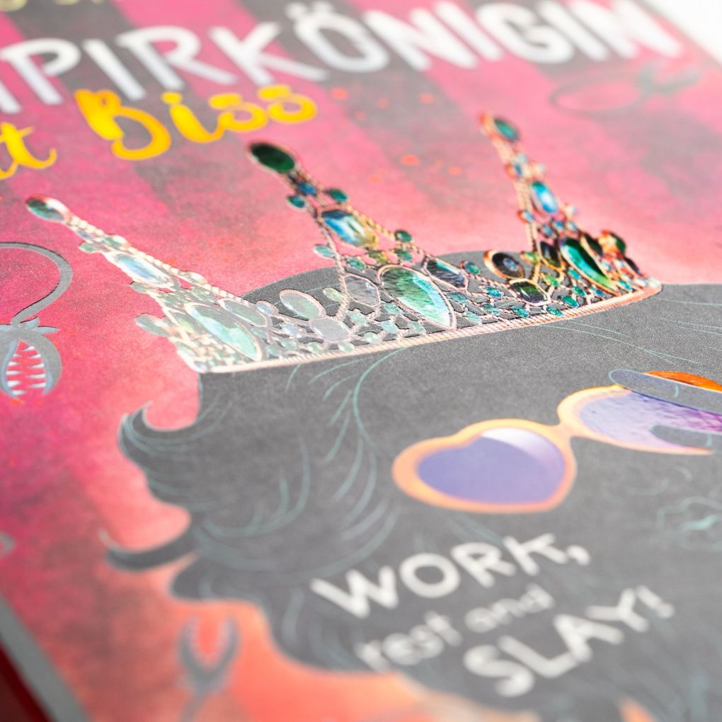 Weitere Ansicht: Vampirkönigin mit Biss. | Jo Simmons