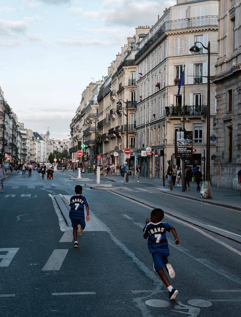 Weitere Ansicht: Streets of Paris | Mendo