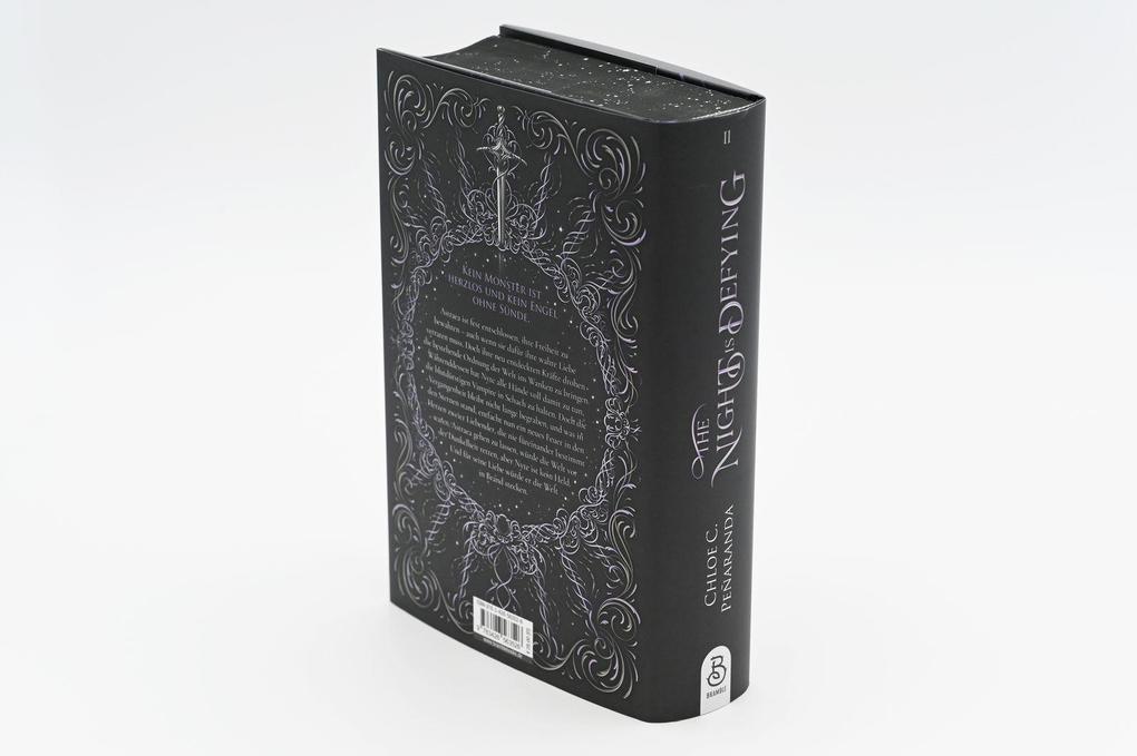 Weitere Ansicht: The Night is Defying | Chloe C. Peñaranda