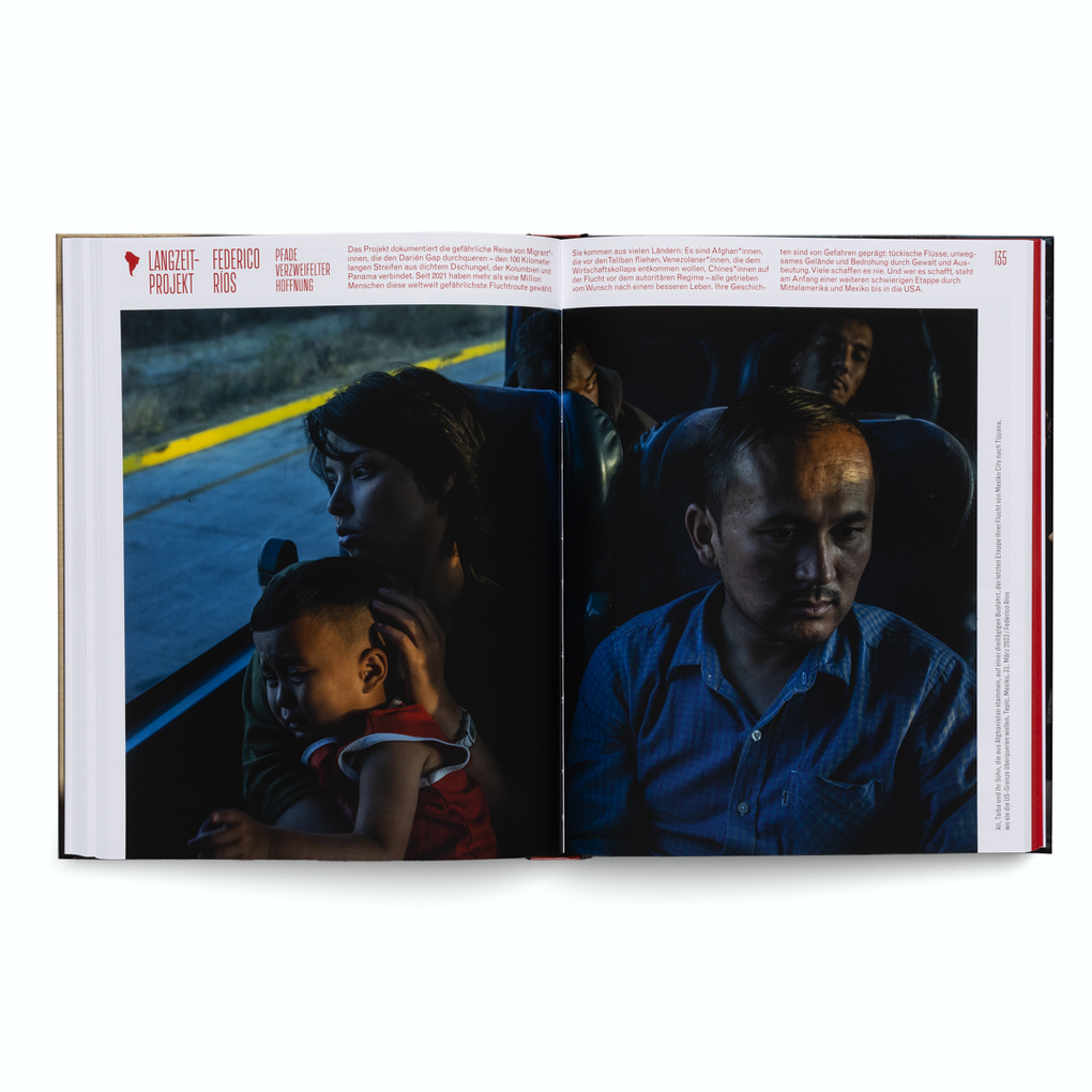 Weitere Ansicht: World Press Photo Yearbook 2025, deutschsprachige Ausgabe | -SYB-