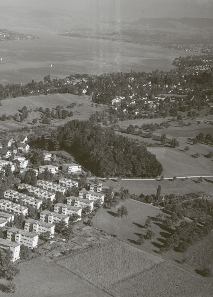 Weitere Ansicht: Frauen leben im Neubühl