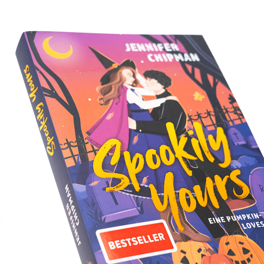 Weitere Ansicht: Spookily Yours | Jennifer Chipman
