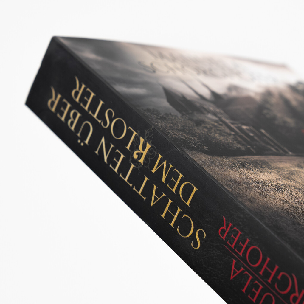 Weitere Ansicht: Schatten über dem Kloster | Manuela Schörghofer