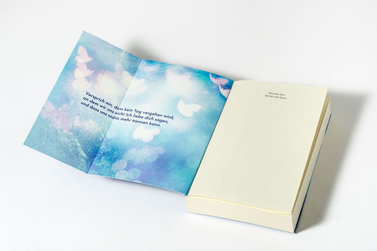 Weitere Ansicht: Tell Me with Kisses | Mercedes Ron