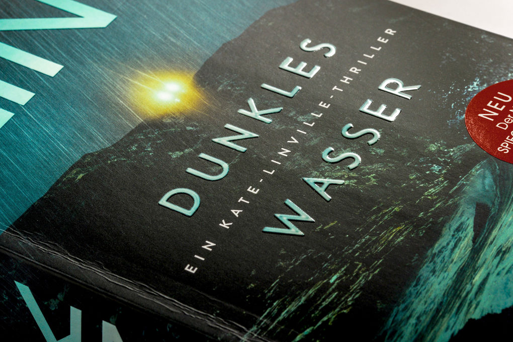 Weitere Ansicht: Dunkles Wasser | Charlotte Link
