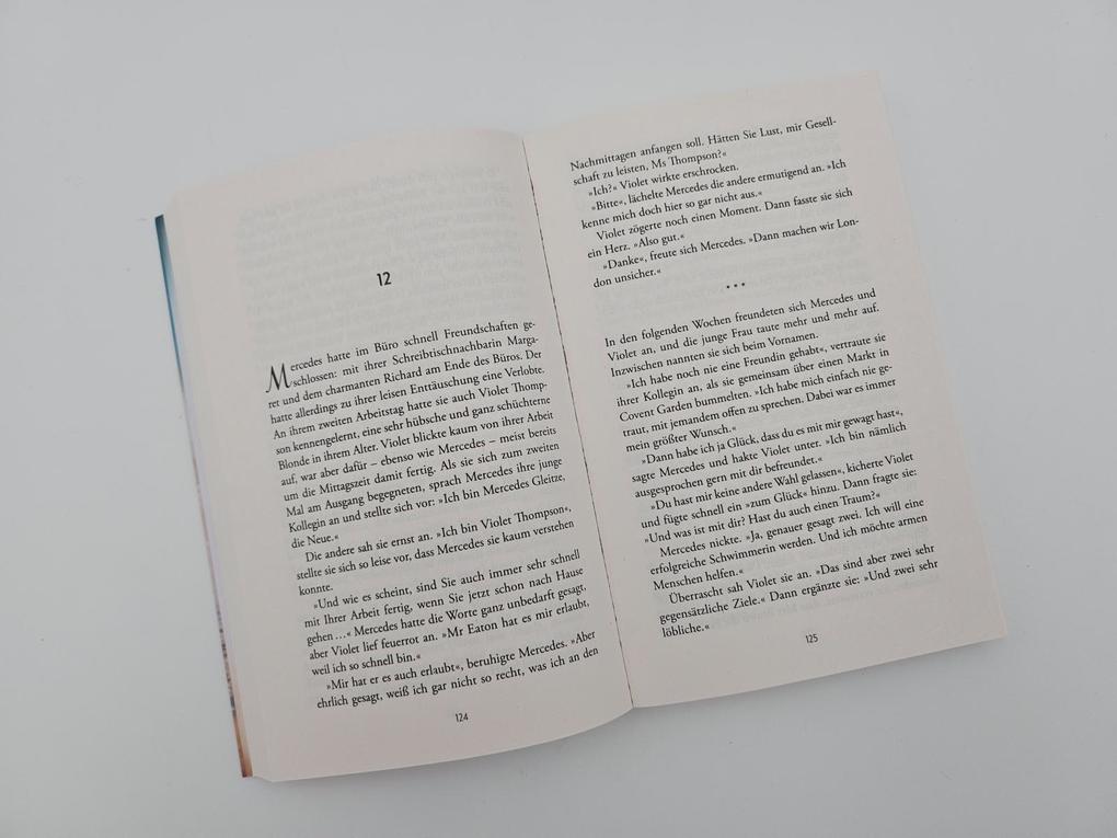 Weitere Ansicht: Heldin der Gezeiten - Eine Schwimmerin. Ein Ziel. Ein weltweiter Erfolg. | Charlotte Jacobi