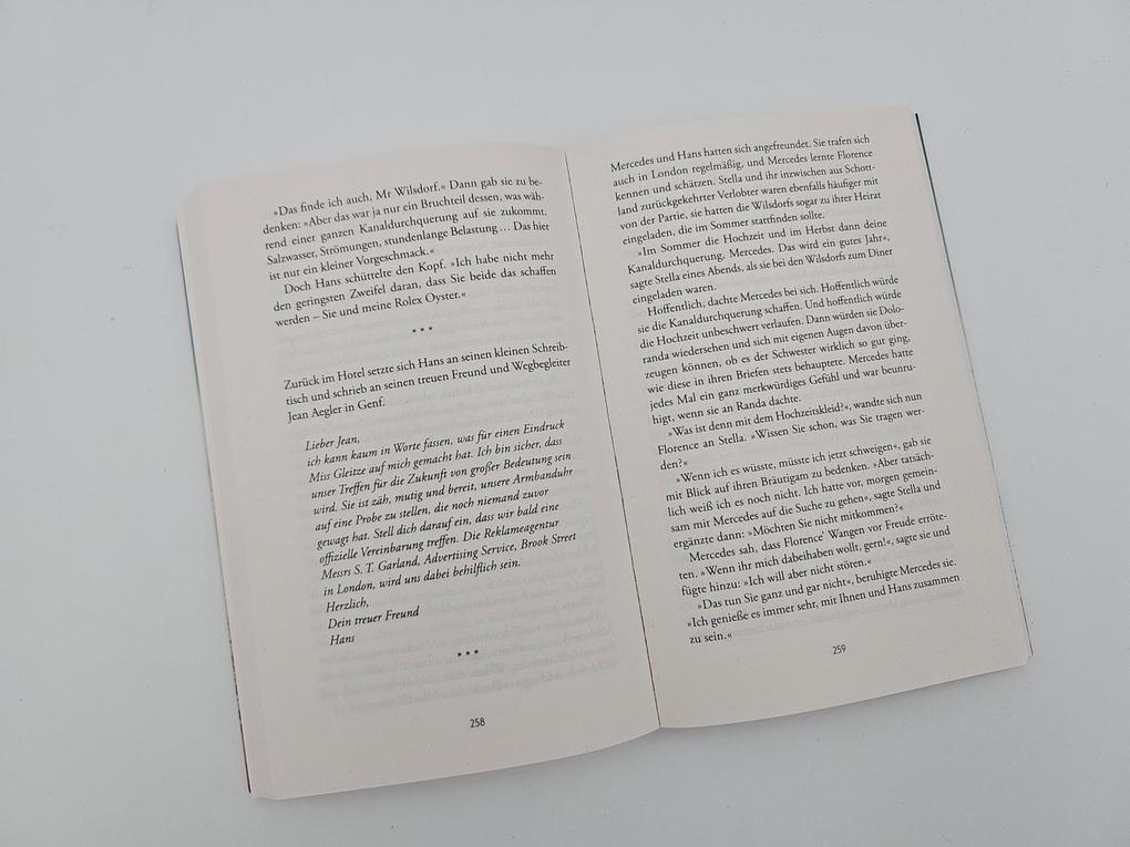 Weitere Ansicht: Heldin der Gezeiten - Eine Schwimmerin. Ein Ziel. Ein weltweiter Erfolg. | Charlotte Jacobi