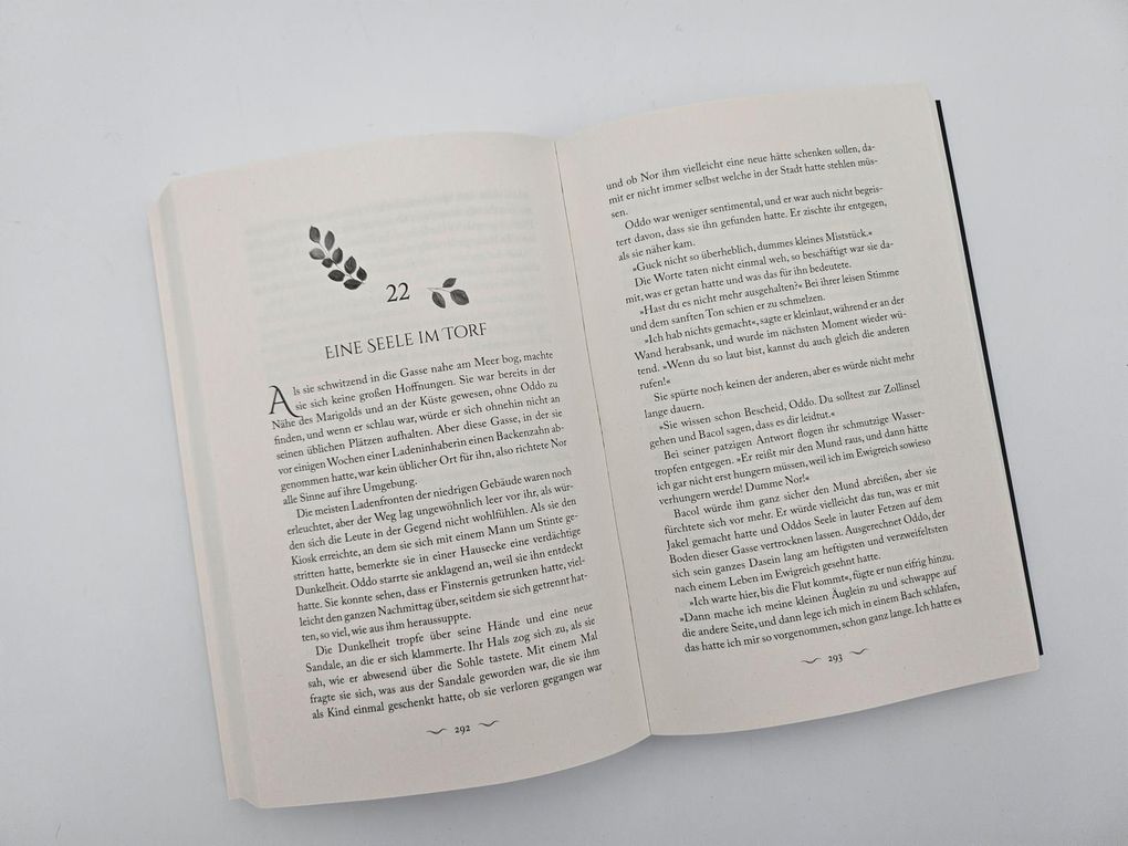 Weitere Ansicht: Herz aus Moos und Schatten | Sarah Scheumer