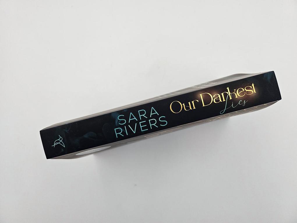 Weitere Ansicht: Our darkest Lies | Sara Rivers
