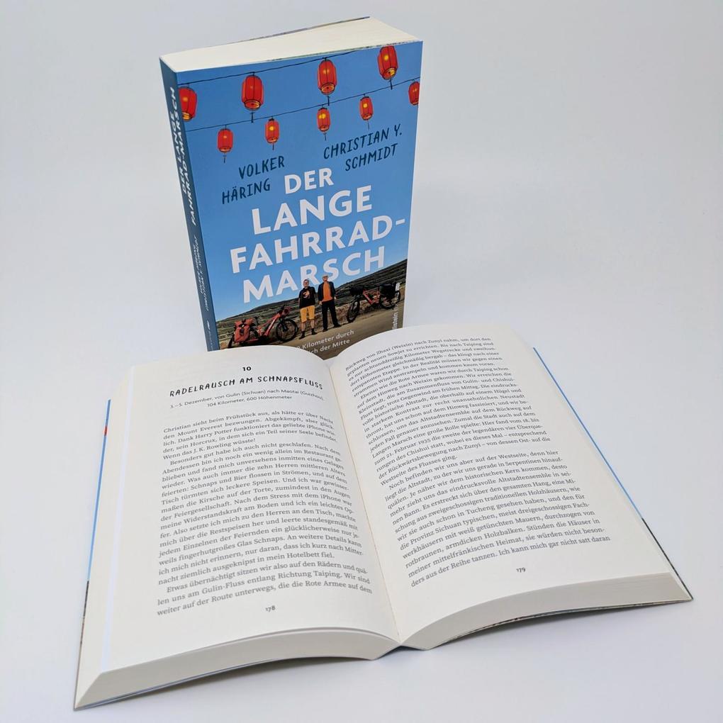 Weitere Ansicht: Der lange Fahrrad-Marsch | Volker Häring, Christian Y. Schmidt