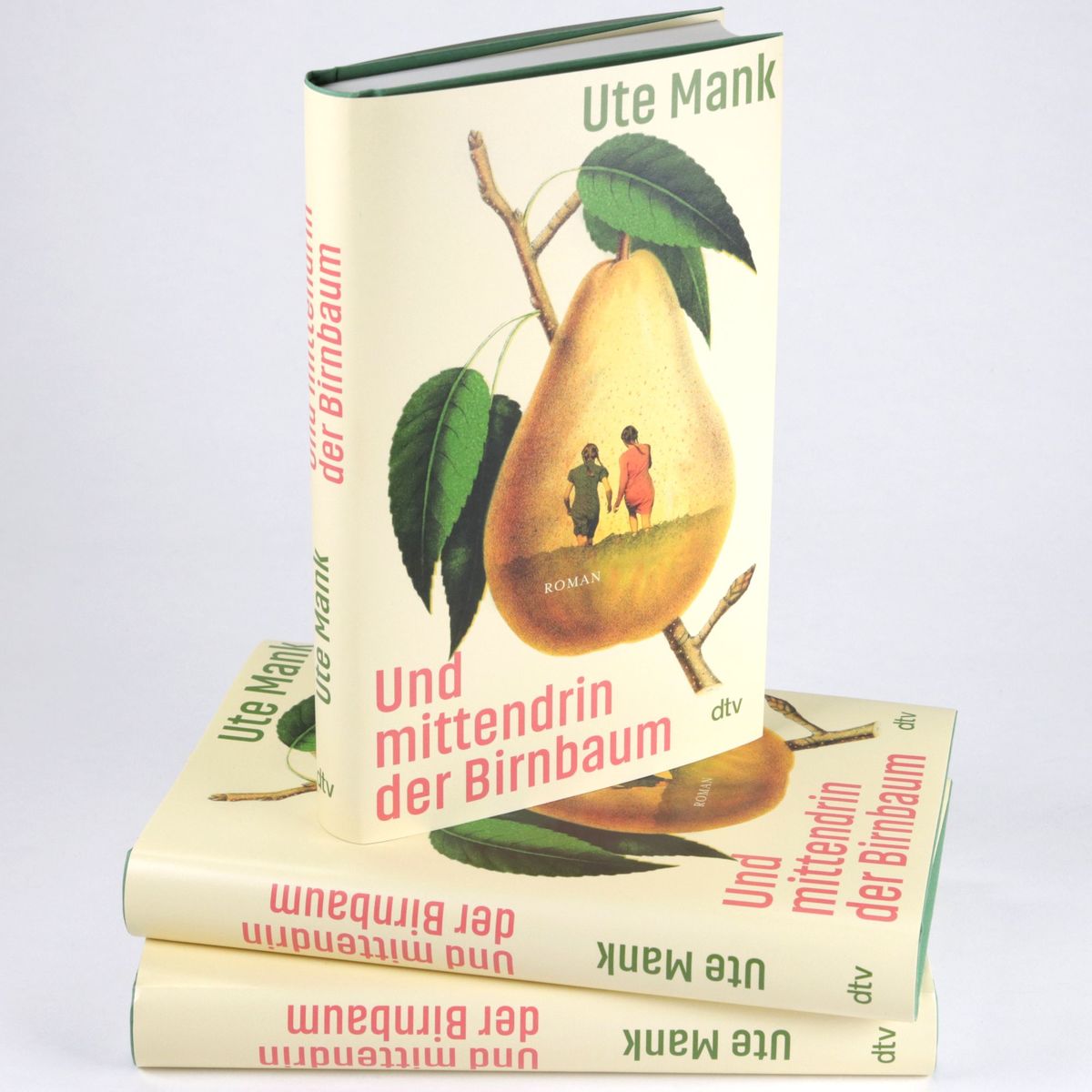Weitere Ansicht: Und mittendrin der Birnbaum | Ute Mank