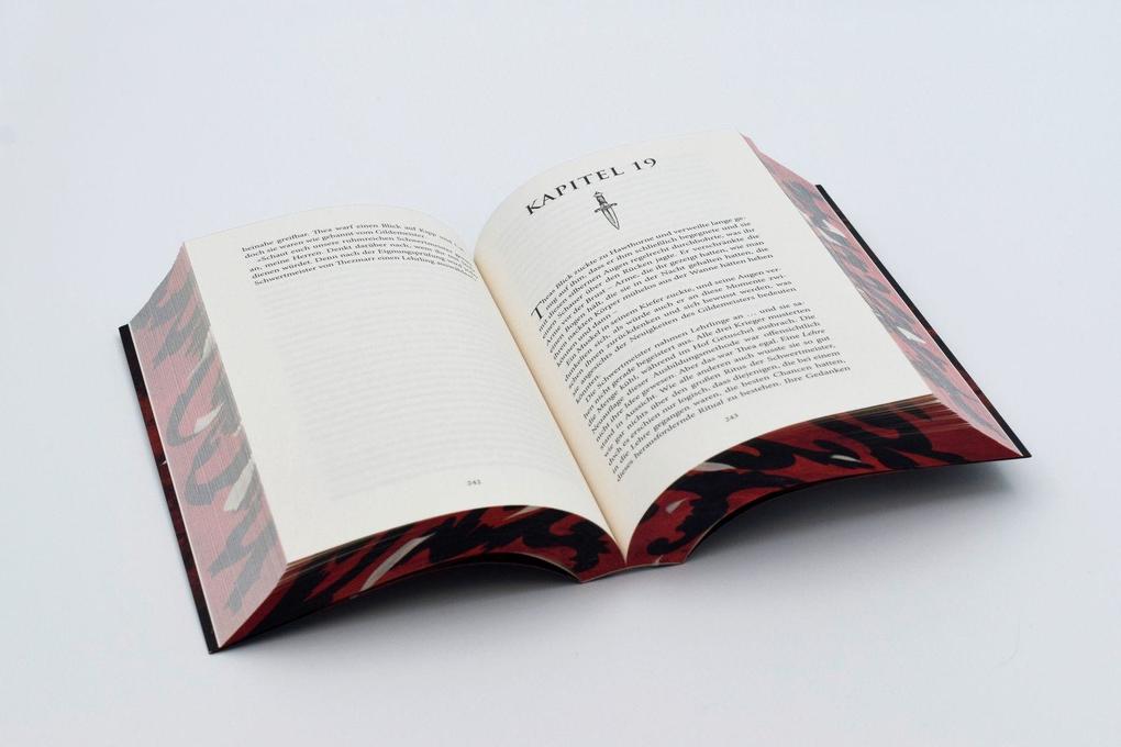 Weitere Ansicht: Blood and Steel | Helen Scheuerer