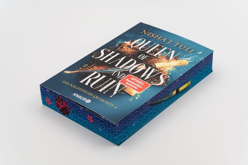 Weitere Ansicht: Queen of Shadows and Ruin | Nisha J. Tuli