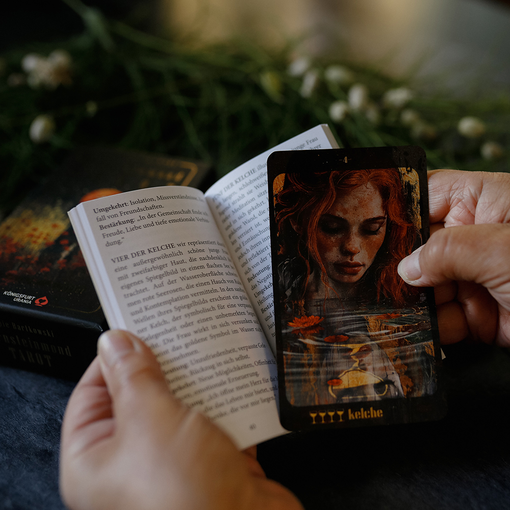 Weitere Ansicht: Bernsteinmond Tarot - 78 Tarotkarten und 80-seitiges Booklet | Hepie Bartkowski