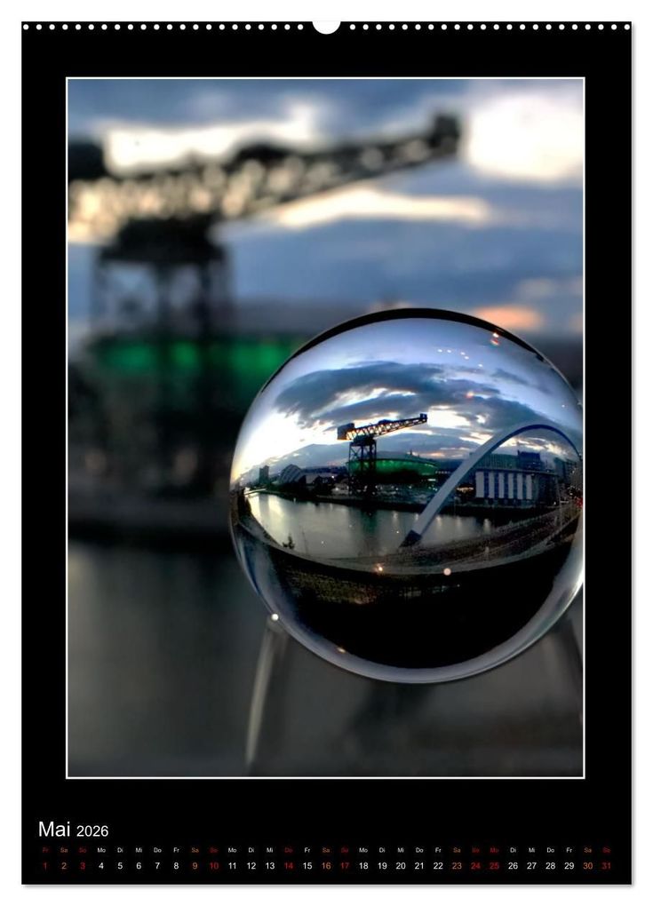 Weitere Ansicht: Momente aus Glas - Glaskugelfotografie (Wandkalender 2026 DIN A2 hoch), CALVENDO Monatskalender | Mirko Weigt © Hamburg, Calvendo