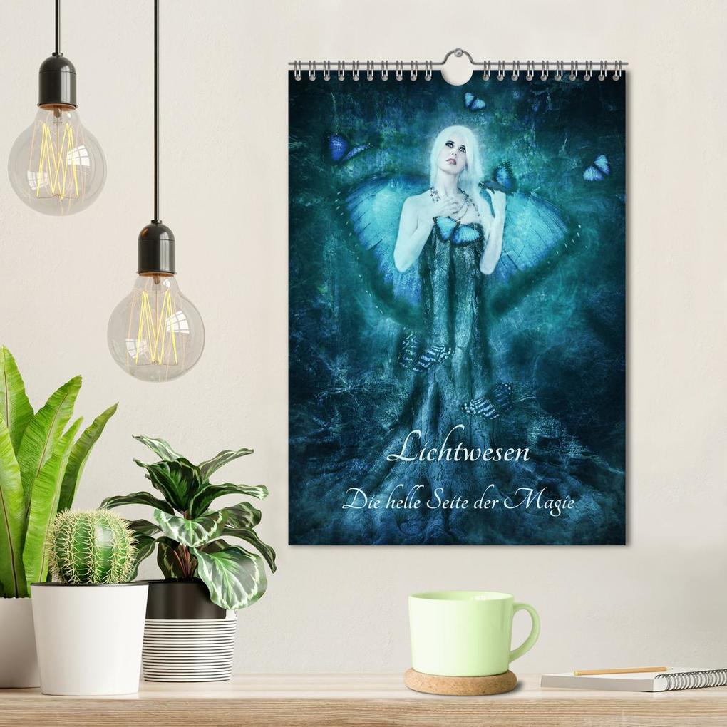 Weitere Ansicht: Lichtwesen - Die helle Seite der Magie (Wandkalender 2026 DIN A4 hoch), CALVENDO Monatskalender | Ravienne Art, Calvendo