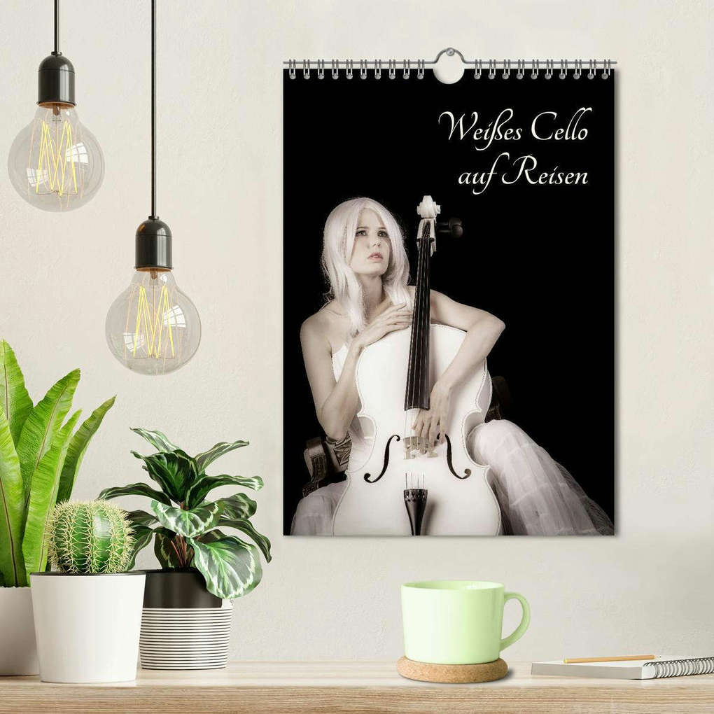 Weitere Ansicht: Weißes Cello auf Reisen (Wandkalender 2026 DIN A4 hoch), CALVENDO Monatskalender | Ravienne Art, Calvendo