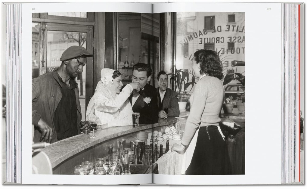 Weitere Ansicht: Robert Doisneau. Paris. 45th Ed.