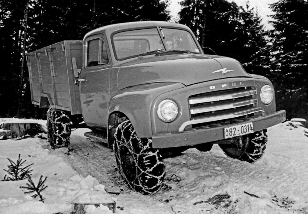 Weitere Ansicht: Jahrbuch Opel 2026