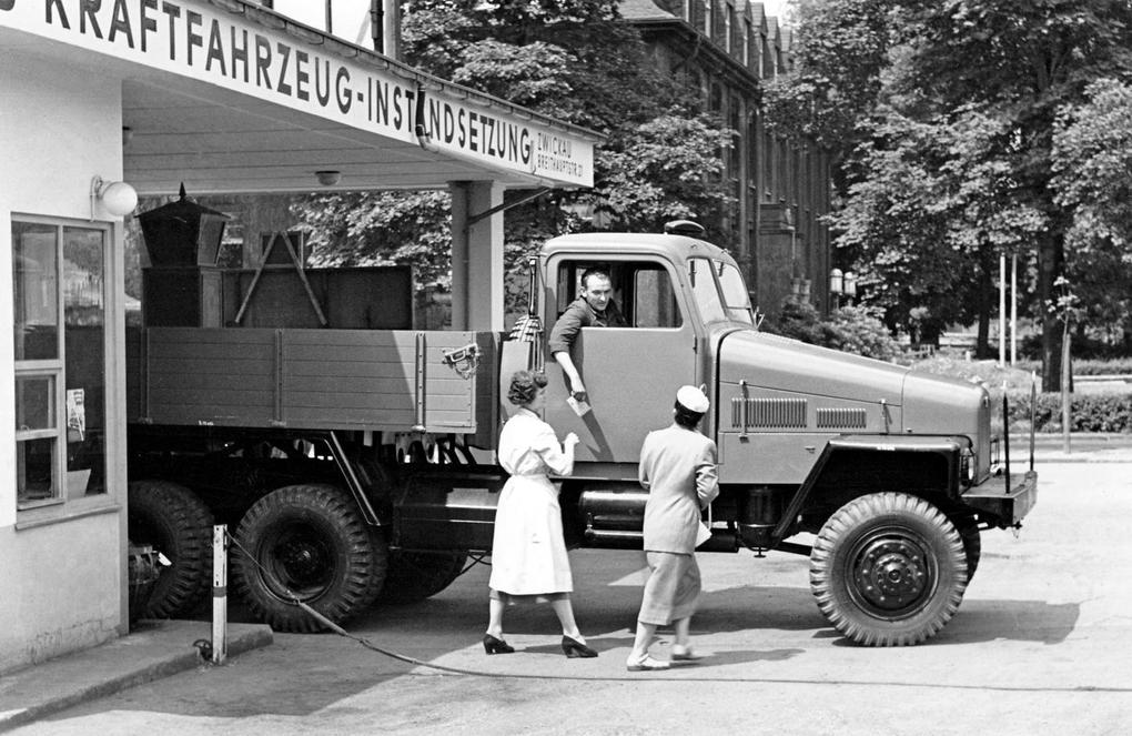 Weitere Ansicht: Lastwagen aus Zwickau, Werdau und Ludwigsfelde | Günther Wappler