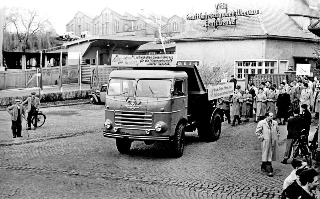 Weitere Ansicht: Lastwagen aus Zwickau, Werdau und Ludwigsfelde | Günther Wappler