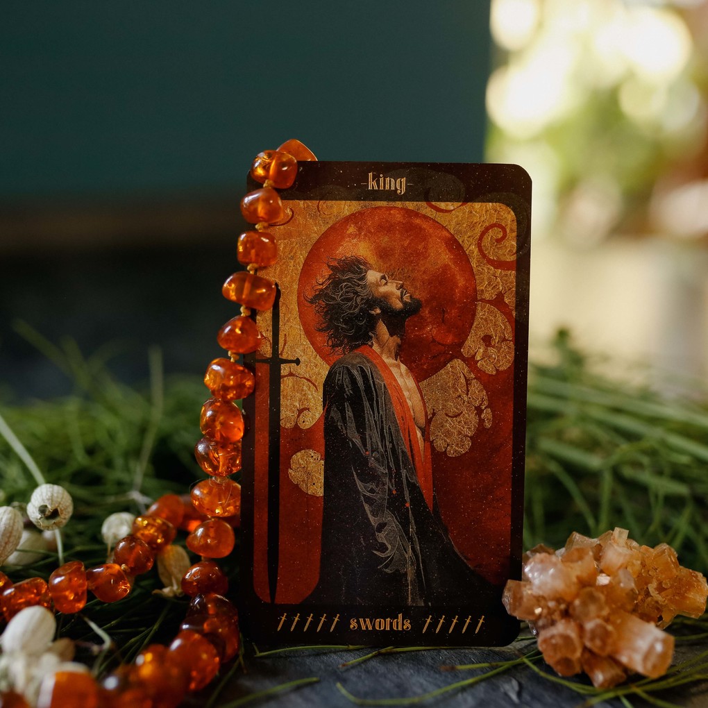 Weitere Ansicht: Amber Moon Tarot - 78 tarot cards and 80-page booklet (English) | Hepie Bartkowski