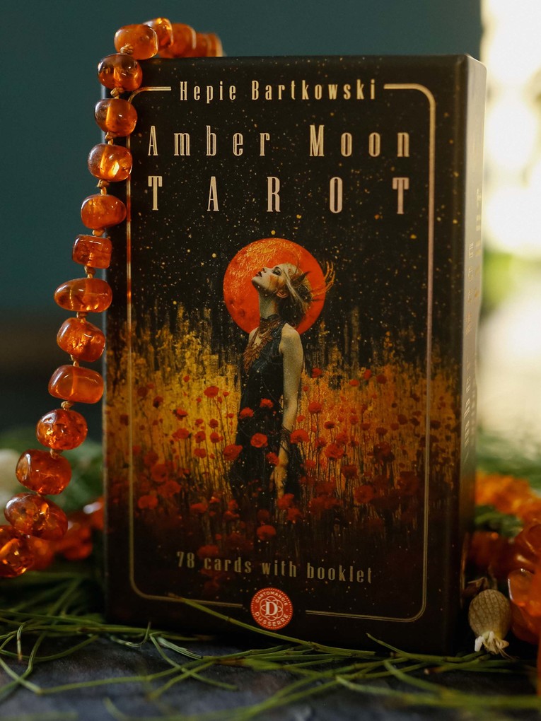 Weitere Ansicht: Amber Moon Tarot - 78 tarot cards and 80-page booklet (English) | Hepie Bartkowski