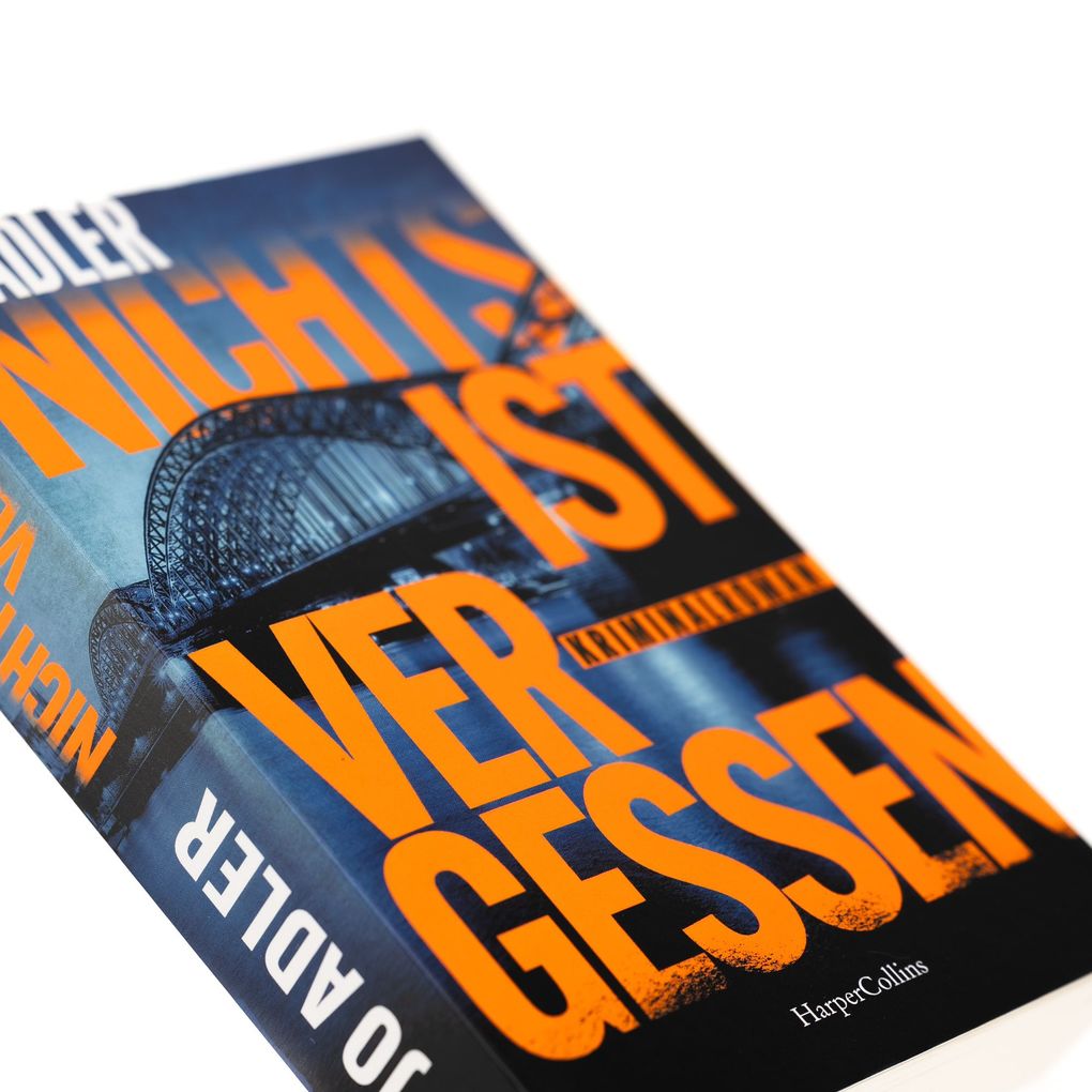 Weitere Ansicht: Nichts ist vergessen | Jo Adler