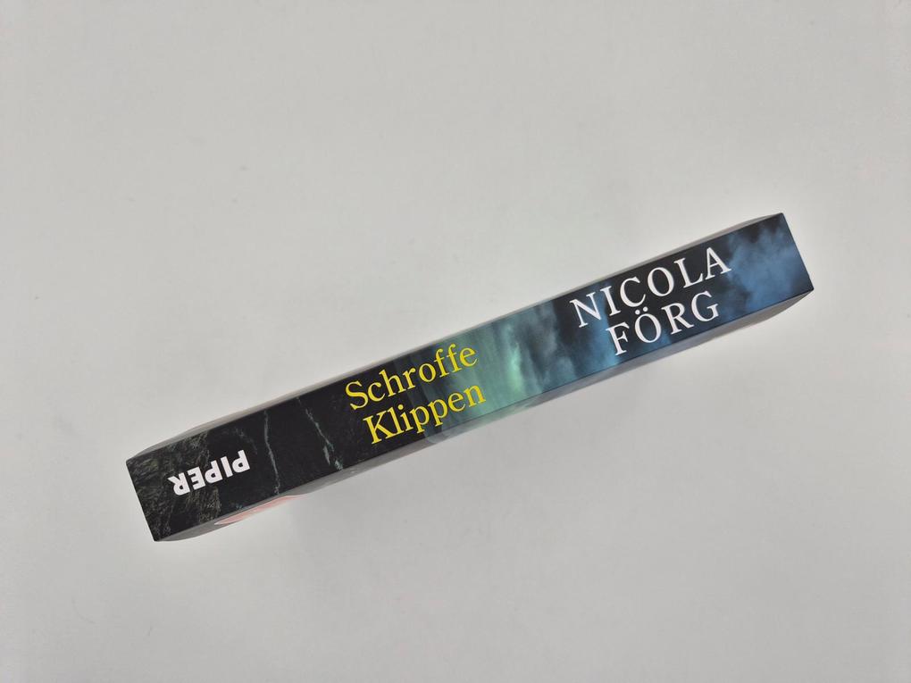 Weitere Ansicht: Schroffe Klippen | Nicola Förg