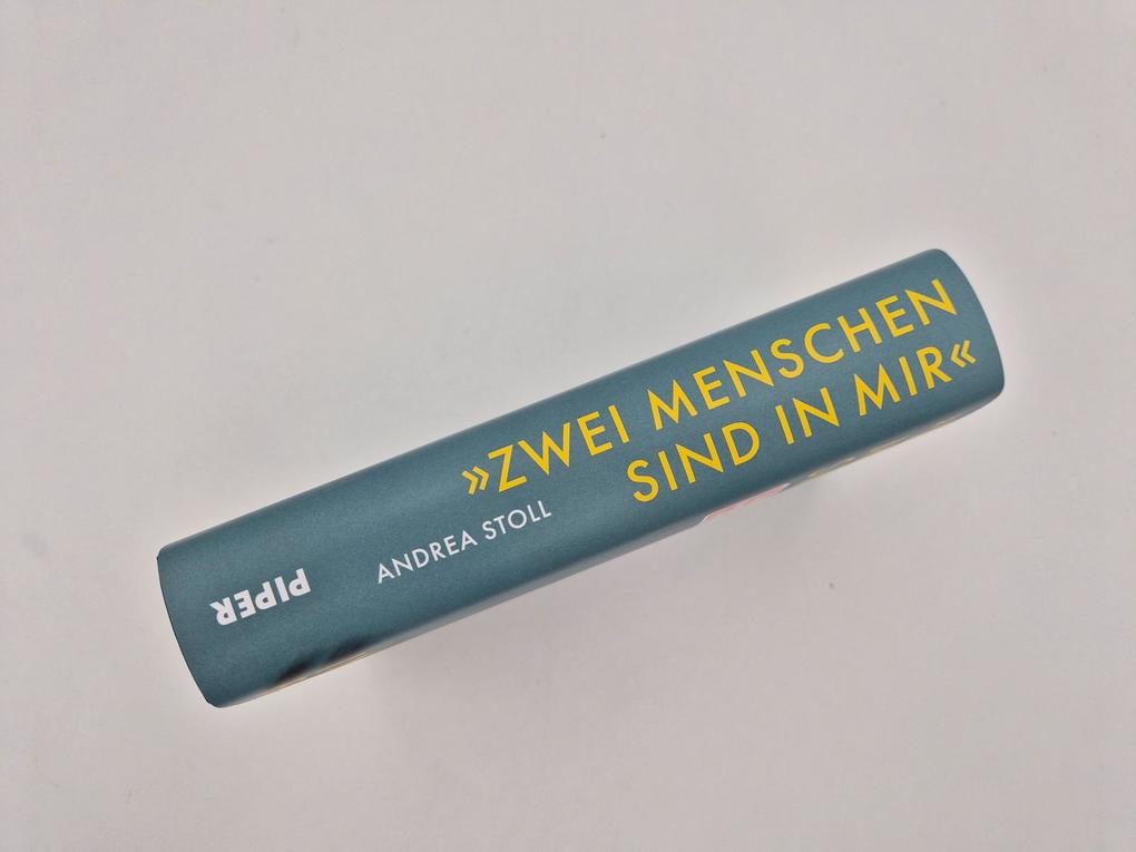 Weitere Ansicht: 'Zwei Menschen sind in mir' | Andrea Stoll