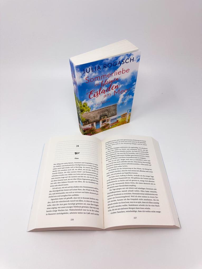 Weitere Ansicht: Sommerliebe im kleinen Eisladen am Meer | Julia Rogasch