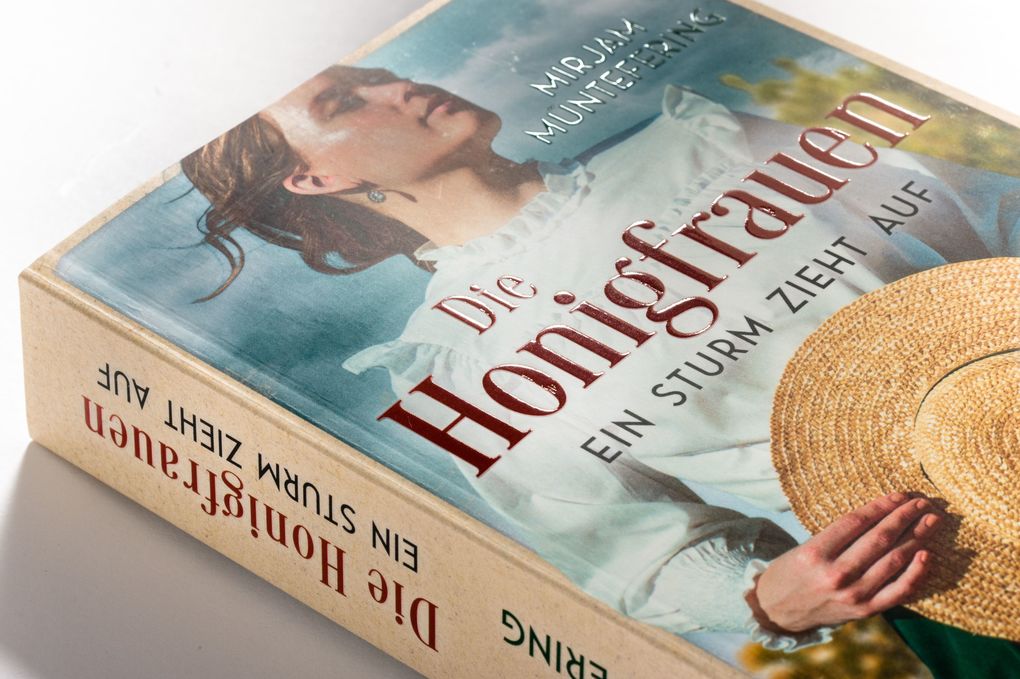 Weitere Ansicht: Die Honigfrauen - Ein Sturm zieht auf | Mirjam Müntefering
