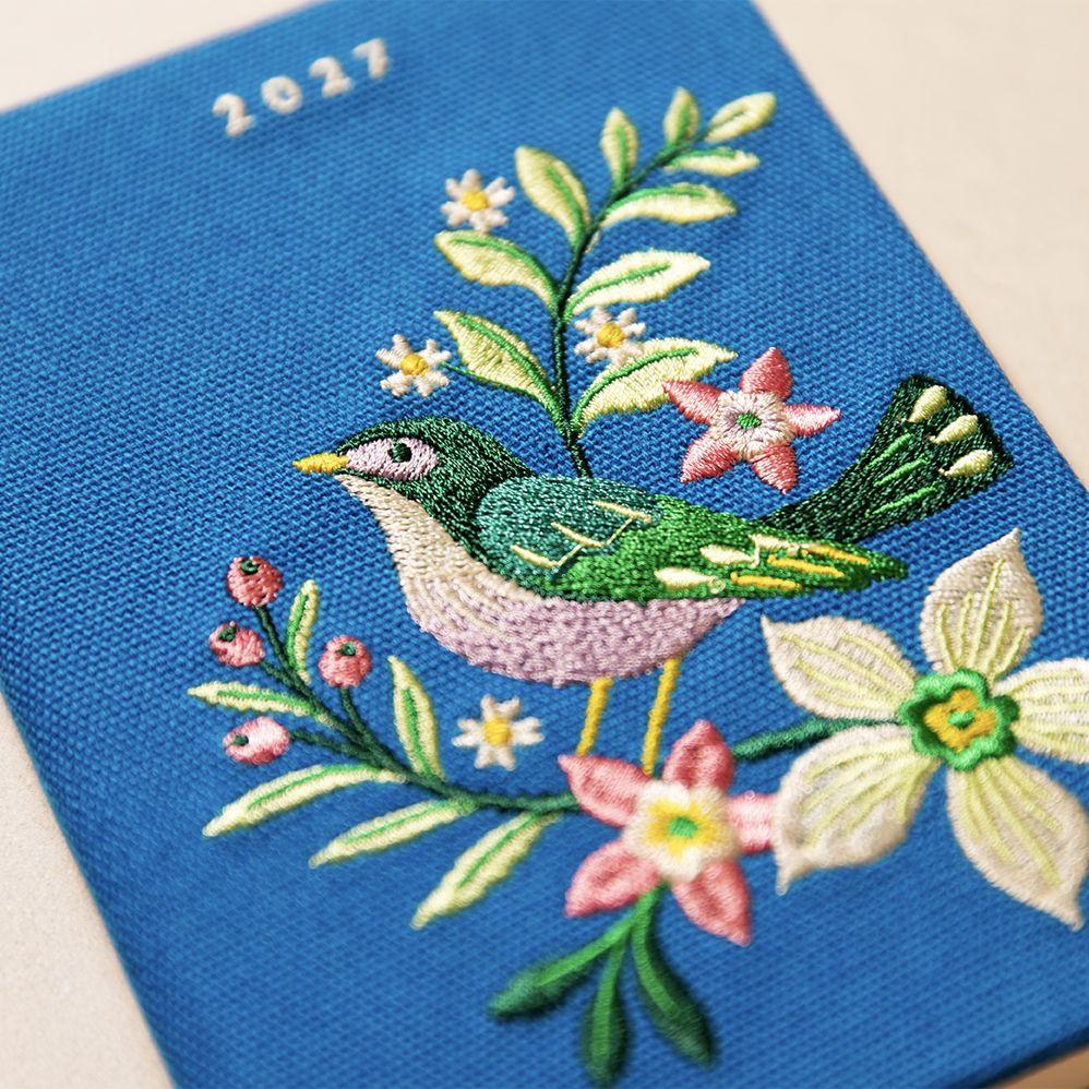 Weitere Ansicht: Taschenkalender A6 2027: Vogel und Blüten, bestickt, blau